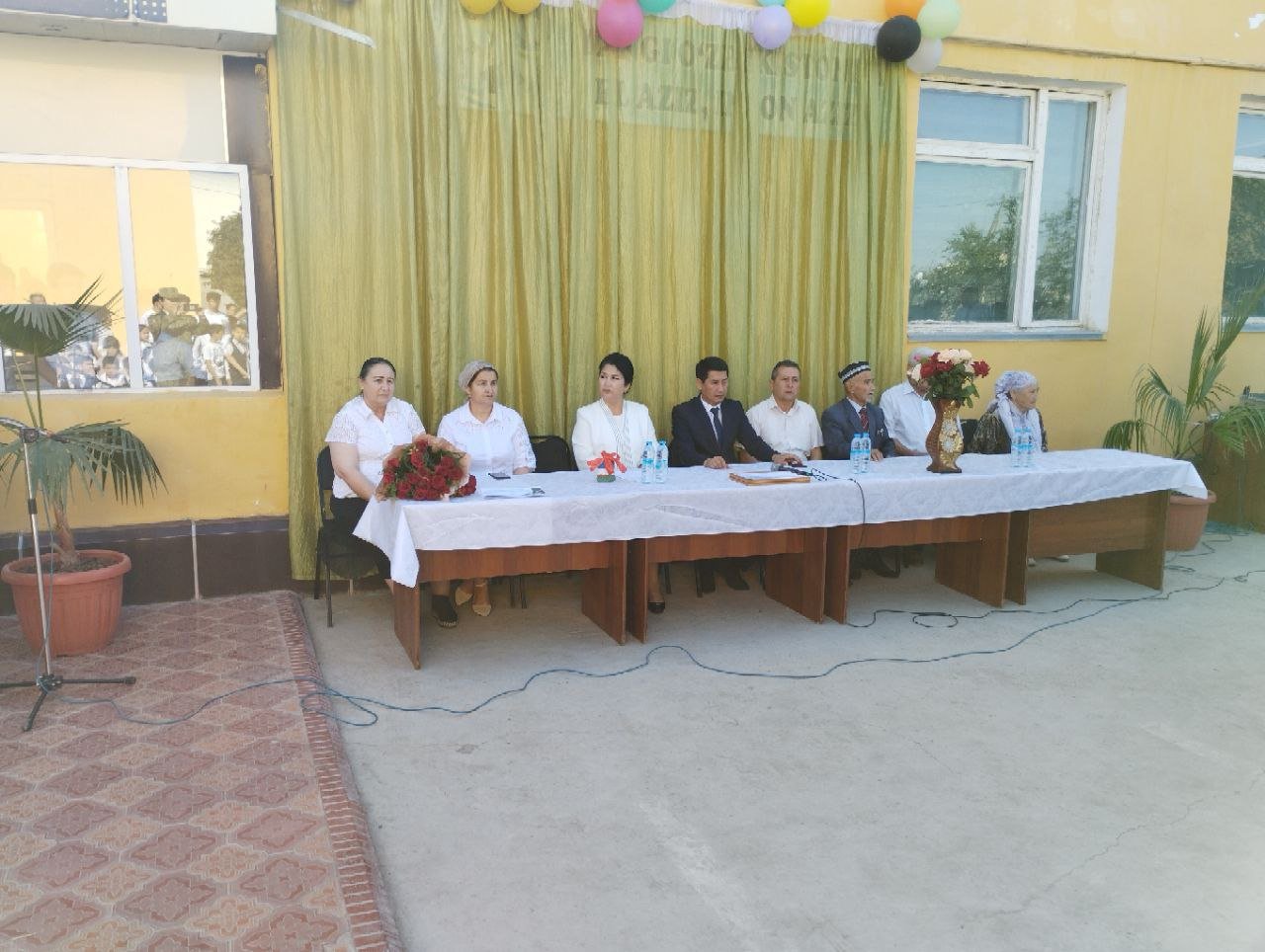 45-son maktabda "So'nggi qo'ng'iroq" tadbiridan lavhalar